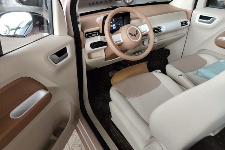 Used Wuling Hongguang MINIEV 2024 3rd Generation 215km Youth Edition Left Front Seat