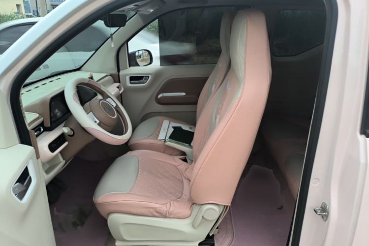 Used Wuling Hongguang MINIEV 2024 3rd Generation 215km Advanced Version Left Front Seat