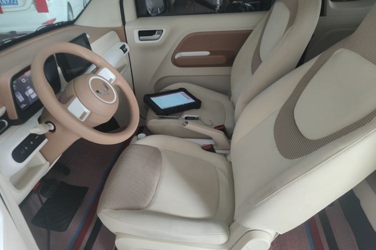Used Wuling Hongguang MINIEV 2024 3rd Generation 215km Advanced Version Left Front Seat