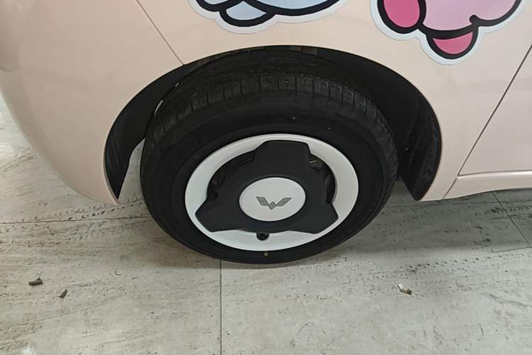 Used Wuling Hongguang MINIEV 2024 3rd Generation 215km Youth Edition Left Front Wheel Hub