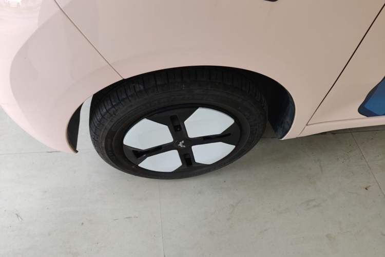 Used Wuling Hongguang MINIEV 2024 3rd Generation 215km Youth Edition Left Front Wheel Hub