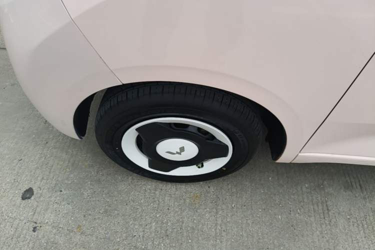 Used Wuling Hongguang MINIEV 2024 3rd Generation 215km Youth Edition Left Front Wheel Hub