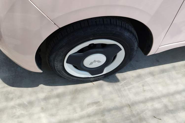 Used Wuling Hongguang MINIEV 2024 3rd Generation 170 km Left Front Wheel Hub