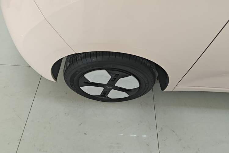 Used Wuling Hongguang MINIEV 2024 3rd Generation 215km Advanced Version Left Front Wheel Hub
