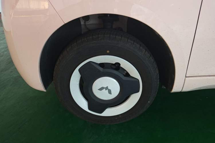 Used Wuling Hongguang MINIEV 2024 3rd Generation 215km Youth Edition Left Front Wheel Hub