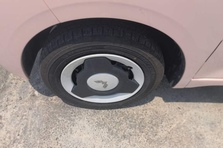 Used Wuling Hongguang MINIEV 2024 3rd Generation 215km Youth Edition Left Front Wheel Hub