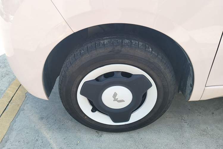 Used Wuling Hongguang MINIEV 2024 3rd Generation 215km Youth Edition Left Front Wheel Hub