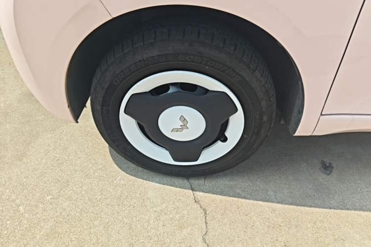 Used Wuling Hongguang MINIEV 2024 3rd Generation 215km Youth Edition Left Front Wheel Hub