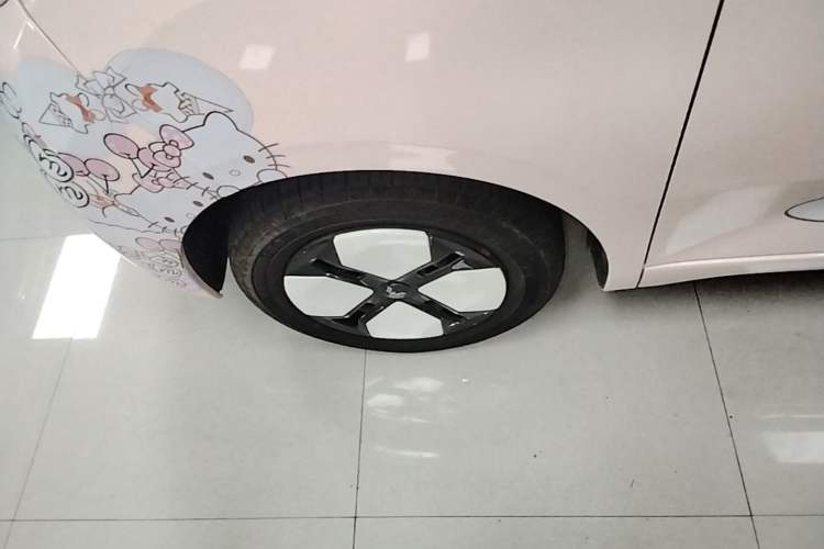 Used Wuling Hongguang MINIEV 2024 3rd Generation 215km Advanced Version Left Front Wheel Hub