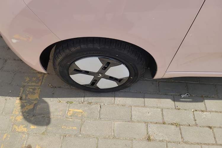 Used Wuling Hongguang MINIEV 2024 3rd Generation 215km Youth Edition Left Front Wheel Hub