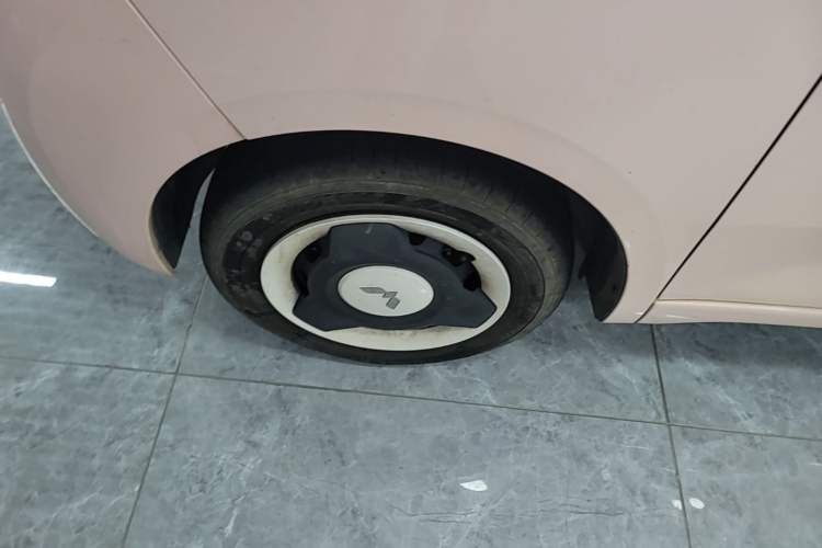 Used Wuling Hongguang MINIEV 2024 3rd Generation 170 km Left Front Wheel Hub