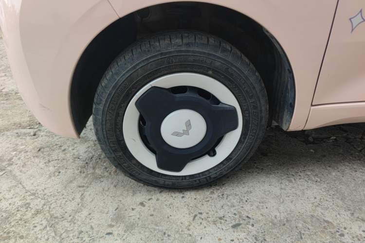 Used Wuling Hongguang MINIEV 2024 3rd Generation 215km Youth Edition Left Front Wheel Hub