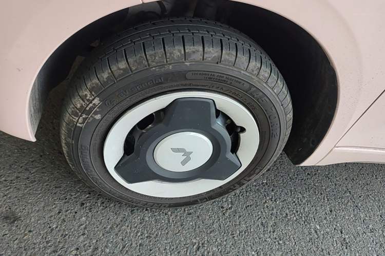 Used Wuling Hongguang MINIEV 2024 3rd Generation 215km Youth Edition Left Front Wheel Hub