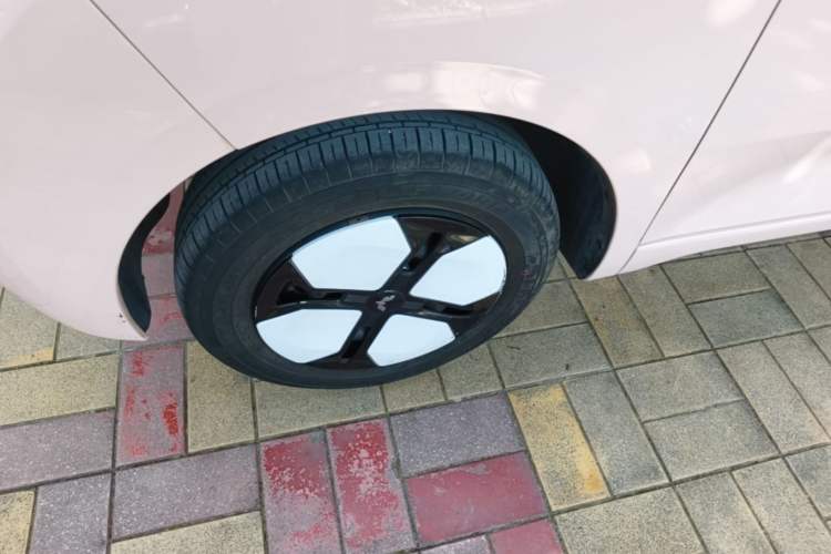 Used Wuling Hongguang MINIEV 2024 3rd Generation 215km Advanced Version Left Front Wheel Hub
