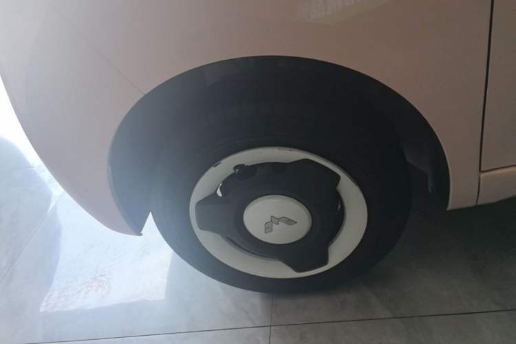 Used Wuling Hongguang MINIEV 2024 3rd Generation 215km Youth Edition Left Front Wheel Hub