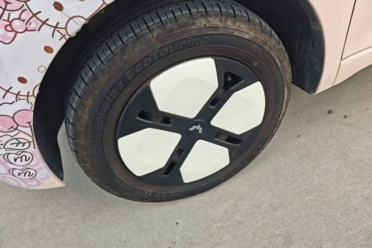 Used Wuling Hongguang MINIEV 2024 3rd Generation 215km Advanced Version Left Front Wheel Hub