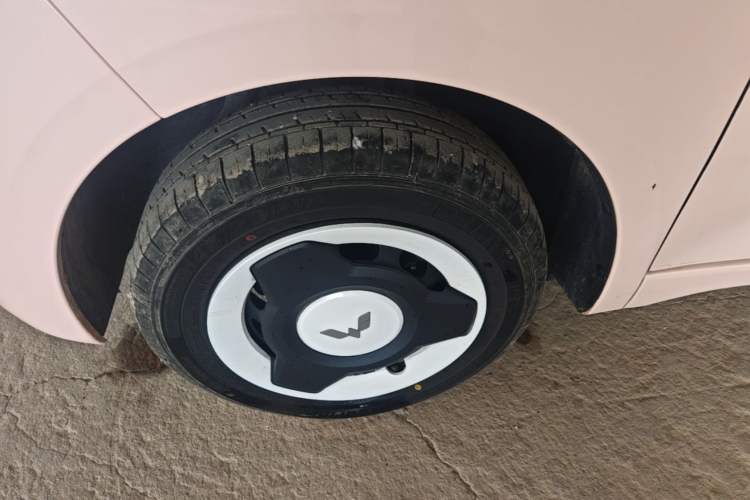 Used Wuling Hongguang MINIEV 2024 3rd Generation 215km Youth Edition Left Front Wheel Hub