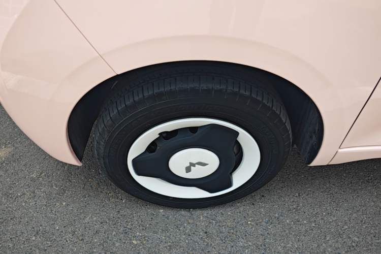 Used Wuling Hongguang MINIEV 2024 3rd Generation 215km Youth Edition Left Front Wheel Hub