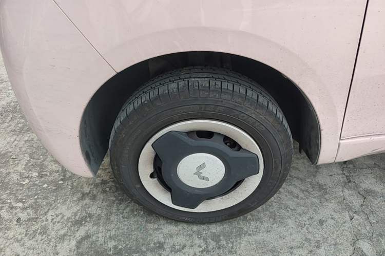 Used Wuling Hongguang MINIEV 2024 3rd Generation 215km Youth Edition Left Front Wheel Hub
