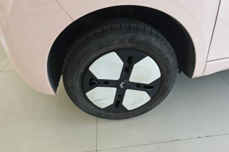 Used Wuling Hongguang MINIEV 2024 3rd Generation 215km Advanced Version Left Front Wheel Hub