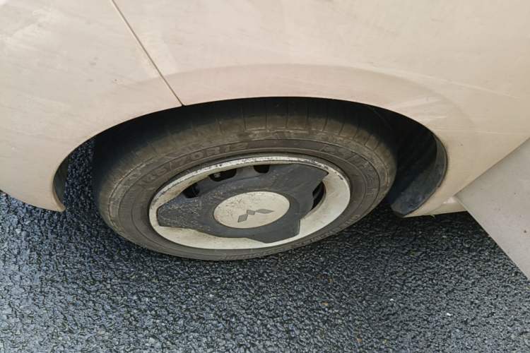 Used Wuling Hongguang MINIEV 2024 3rd Generation 215km Youth Edition Left Front Wheel Hub