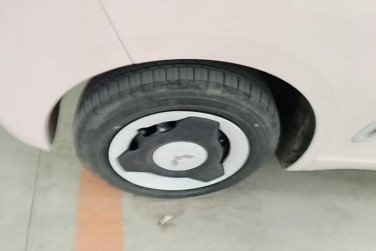Used Wuling Hongguang MINIEV 2024 3rd Generation 215km Youth Edition Left Front Wheel Hub