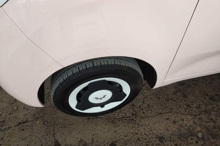 Used Wuling Hongguang MINIEV 2024 3rd Generation 215km Youth Edition Left Front Wheel Hub
