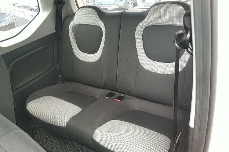 Used Wuling Hongguang MINIEV 2024 3rd Generation 215km Advanced Version Left Rear Seat