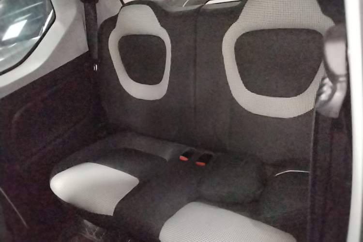Used Wuling Hongguang MINIEV 2024 3rd Generation 215km Advanced Version Left Rear Seat