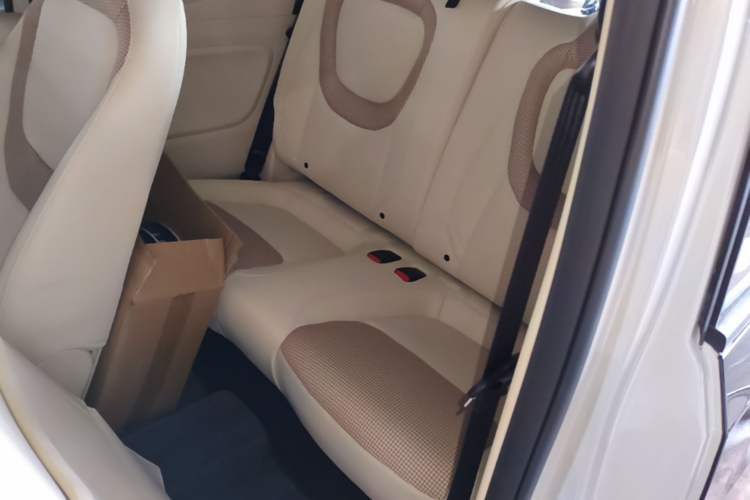 Used Wuling Hongguang MINIEV 2024 3rd Generation 215km Youth Edition Left Rear Seat