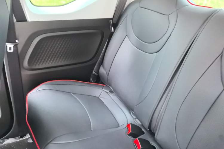Used Wuling Hongguang MINIEV 2024 Third Generation 120 km Left Rear Seat