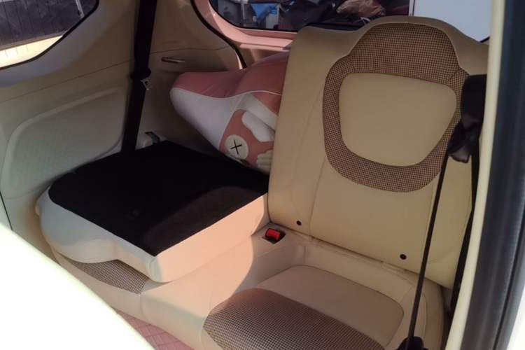 Used Wuling Hongguang MINIEV 2024 3rd Generation 215km Advanced Version Left Rear Seat