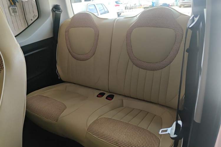 Used Wuling Hongguang MINIEV 2024 3rd Generation 215km Youth Edition Left Rear Seat