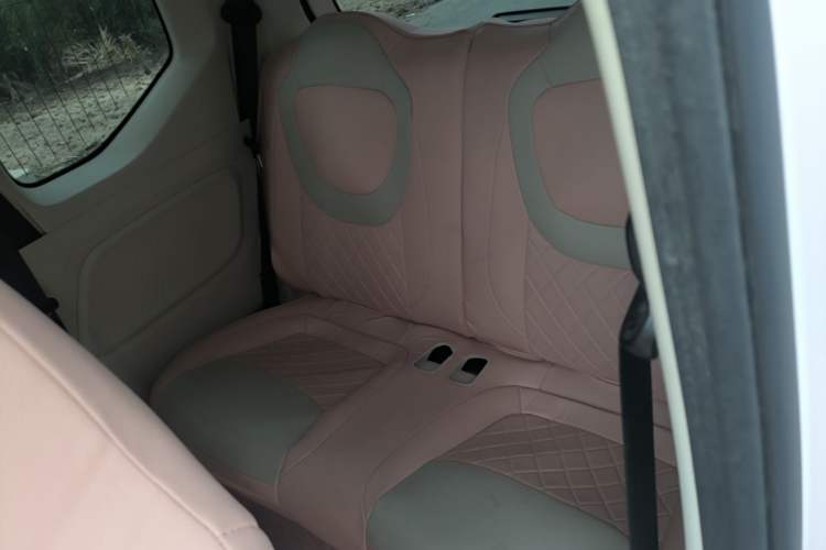 Used Wuling Hongguang MINIEV 2024 3rd Generation 215km Advanced Version Left Rear Seat