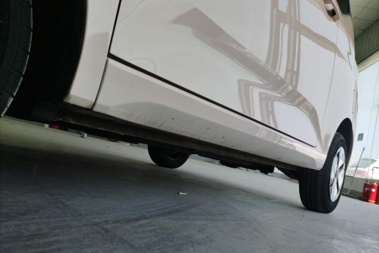 Used Wuling Hongguang MINIEV 2024 3rd Generation 215km Advanced Version Left Side Sill