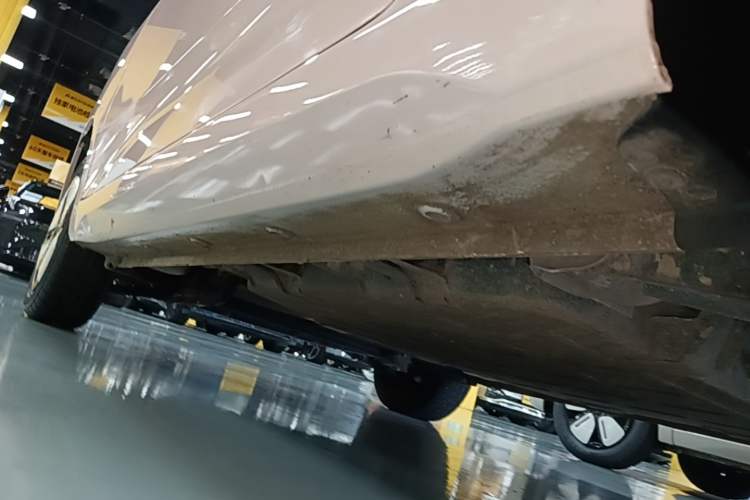 Used Wuling Hongguang MINIEV 2024 3rd Generation 215km Advanced Version Left Side Sill