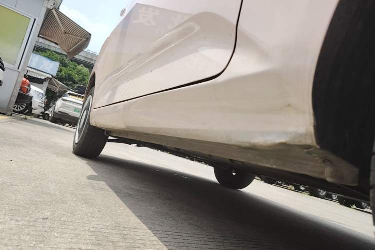 Used Wuling Hongguang MINIEV 2024 3rd Generation 215km Youth Edition Left Side Sill