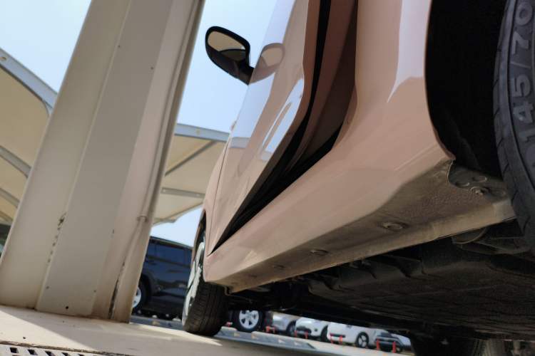 Used Wuling Hongguang MINIEV 2024 3rd Generation 215km Advanced Version Left Side Sill