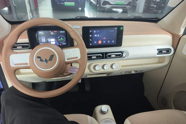 Used Wuling Hongguang MINIEV 2024 3rd Generation 215km Advanced Version Center Console