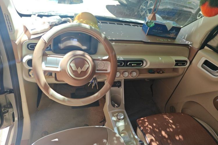 Used Wuling Hongguang MINIEV 2024 3rd Generation 215km Youth Edition Center Console