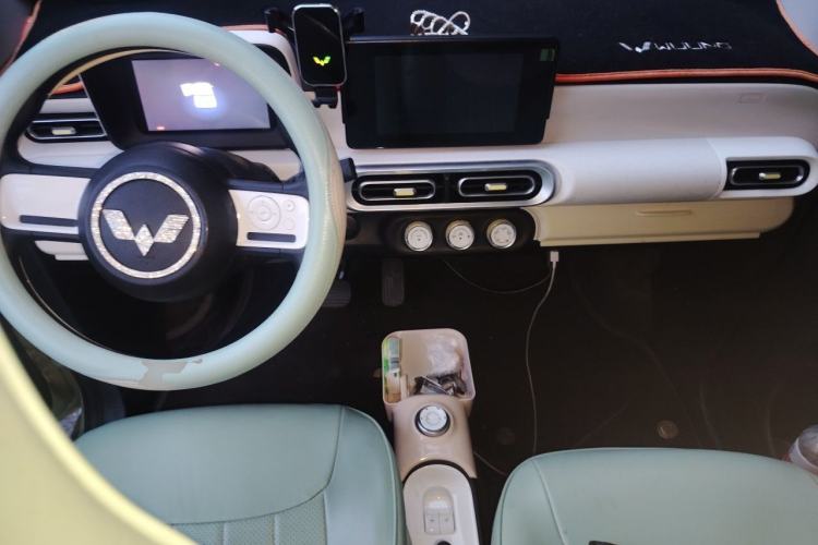 Used Wuling Hongguang MINIEV 2024 3rd Generation 215km Advanced Version Center Console