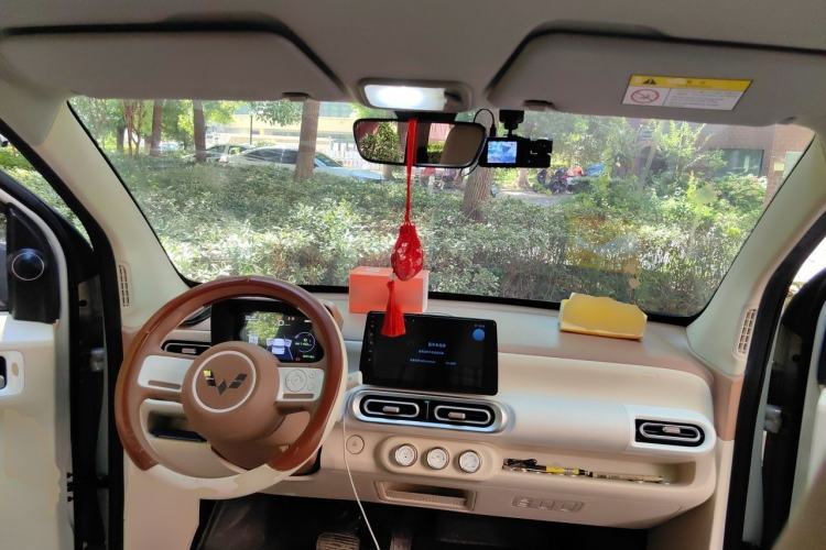 Used Wuling Hongguang MINIEV 2024 3rd Generation 215km Youth Edition Center Console
