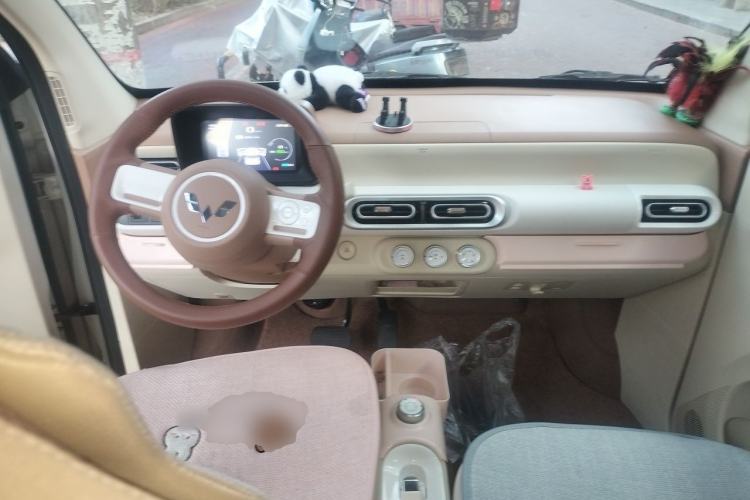 Used Wuling Hongguang MINIEV 2024 3rd Generation 215km Youth Edition Center Console