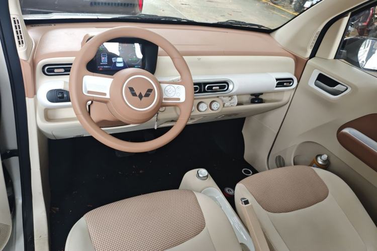 Used Wuling Hongguang MINIEV 2024 3rd Generation 215km Youth Edition Center Console