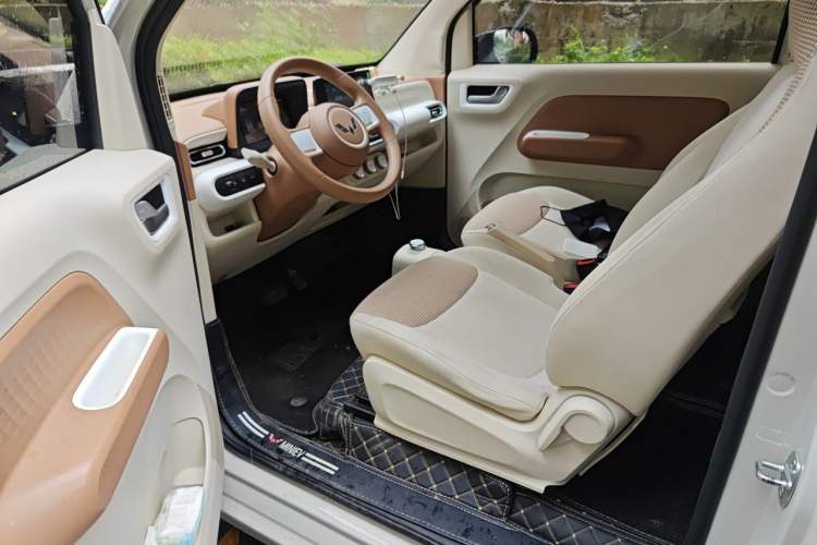 Used Wuling Hongguang MINIEV 2024 3rd Generation 215km Advanced Version Driver Seat