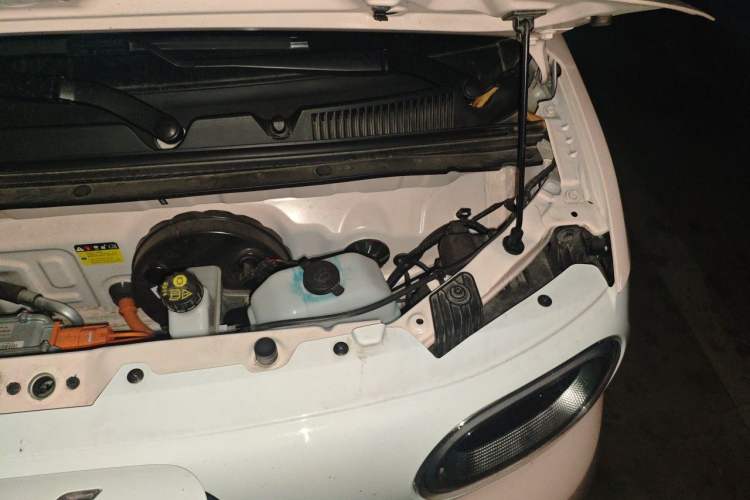 Used Wuling Hongguang MINIEV 2024 3rd Generation 215km Youth Edition Engine Bay Left