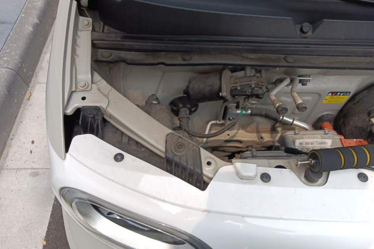 Used Wuling Hongguang MINIEV 2024 3rd Generation 215km Youth Edition Engine Bay Right