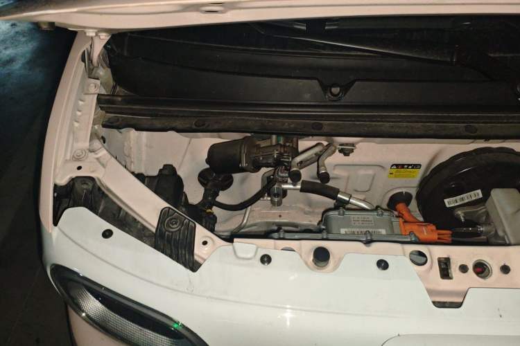 Used Wuling Hongguang MINIEV 2024 3rd Generation 215km Youth Edition Engine Bay Right