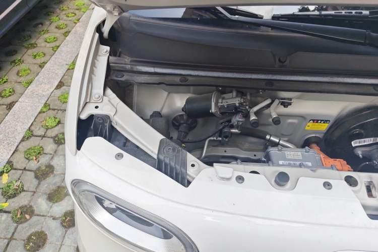 Used Wuling Hongguang MINIEV 2024 3rd Generation 215km Youth Edition Engine Bay Right
