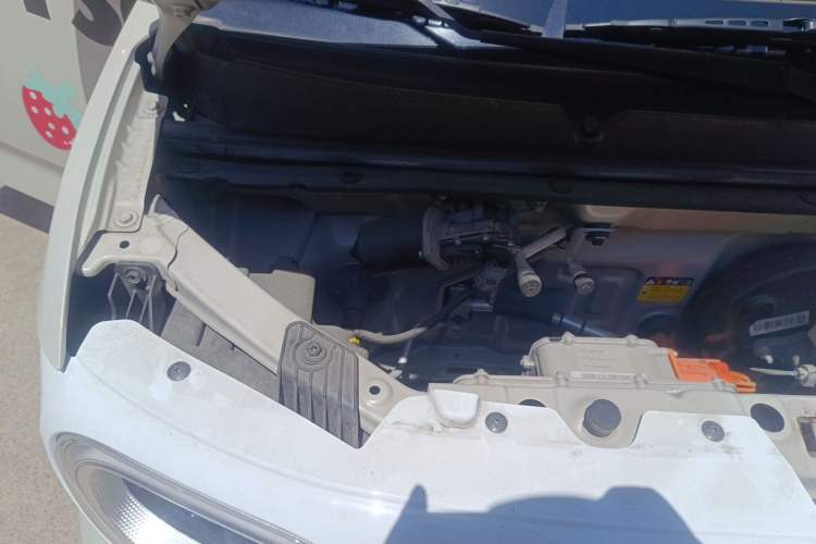 Used Wuling Hongguang MINIEV 2024 3rd Generation 215km Youth Edition Engine Bay Right